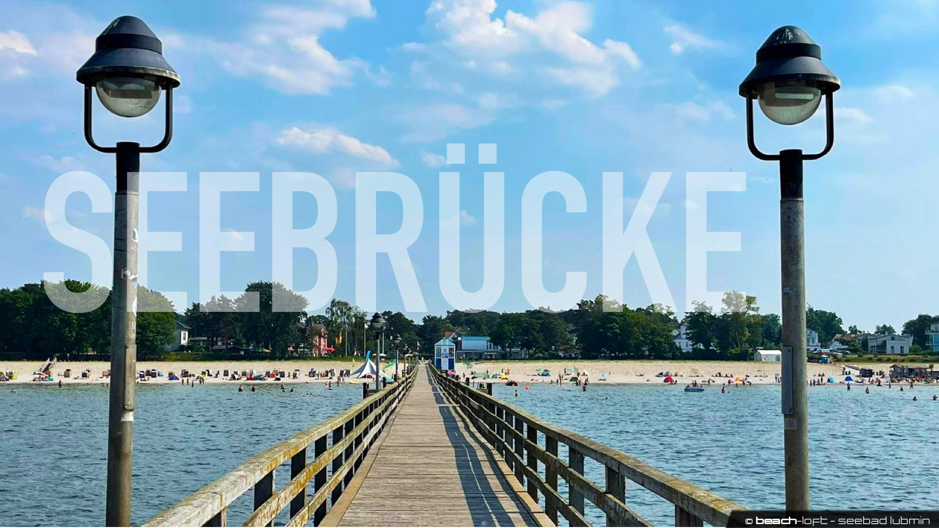 Strand mit Seebruecke - Seebad Lubmin
